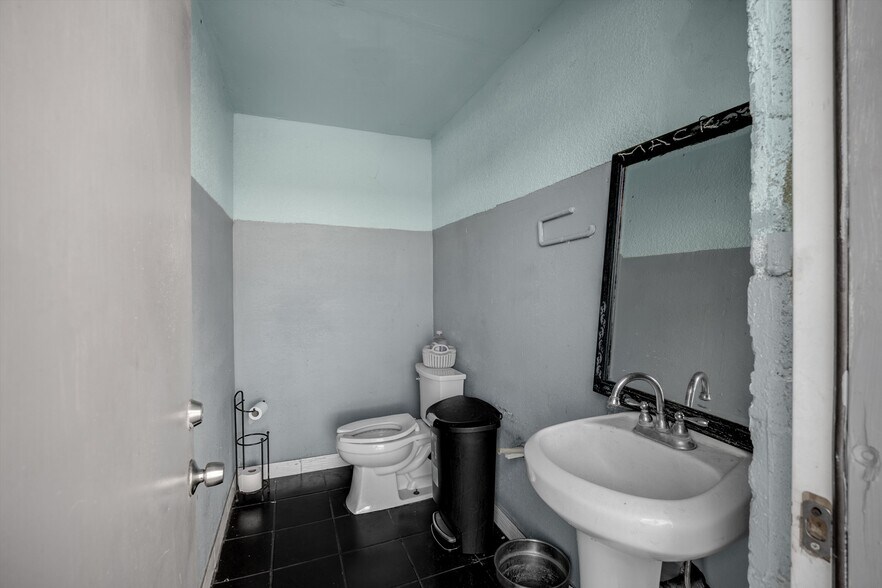 More Photos Of 9201 California Ave, South Gate Auto Repair For Sale