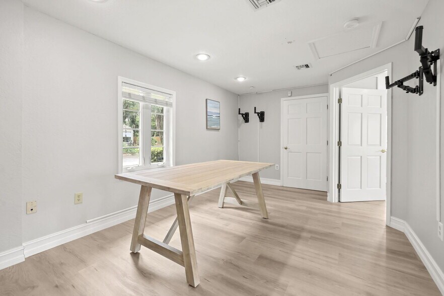 More Photos Of 104 S Clyde Ave, Kissimmee Office For Sale