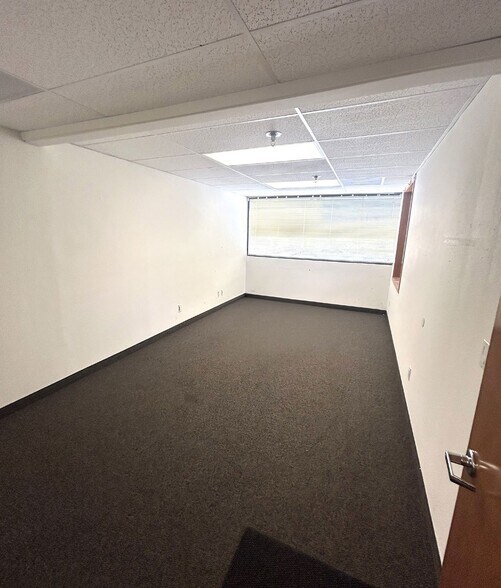 More Photos Of 15800 SE Piazza Ave, Clackamas Flex For Lease