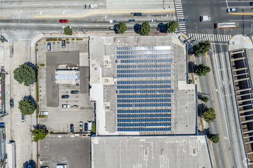 More Photos Of 5801 S Alameda St, Los Angeles Manufacturing For Sale