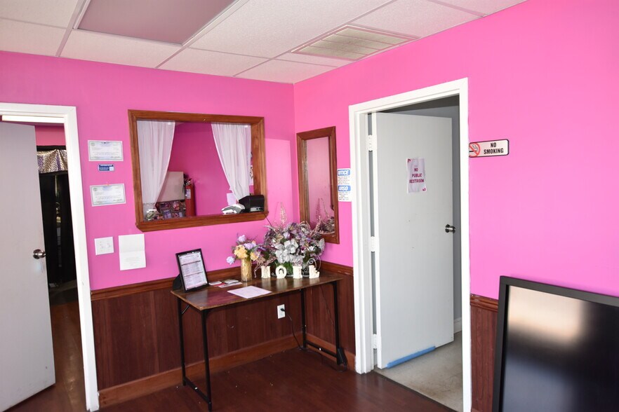 More Photos Of 416 E North St, Sweetwater Storefront Retail Office For Sale