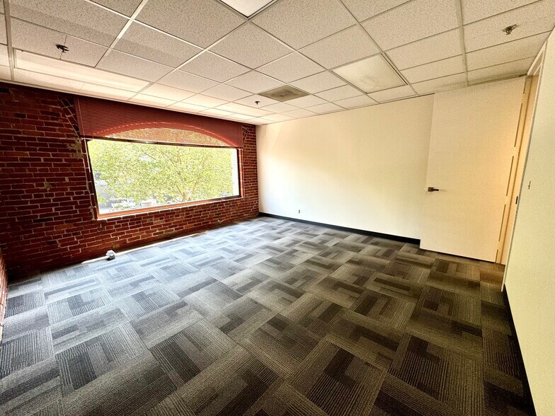 More Photos Of 521 SW 11th, Portland Loft Creative Space For Lease