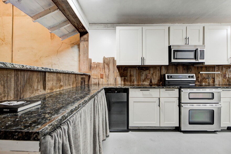 More Photos Of 210 Main st, Minco Health Club For Sale