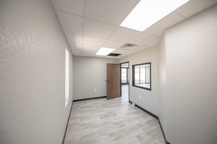 More Photos Of 16571 W Basin S, Odessa Warehouse For Sale