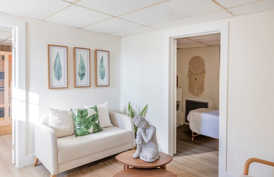 More Photos Of 4928 S Le Jeune Rd, Coral Gables Freestanding For Lease