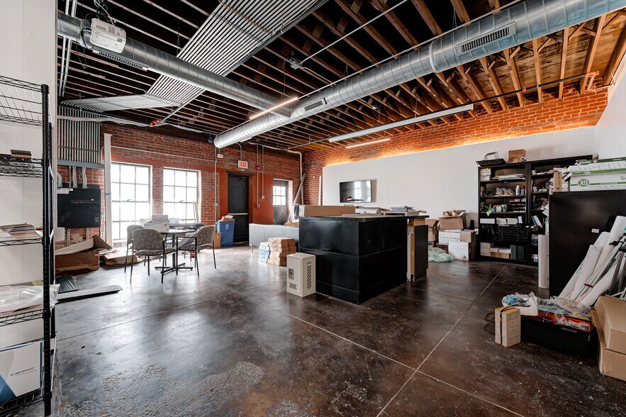 More Photos Of 706-708 W Sheridan Ave, Oklahoma City Office For Lease