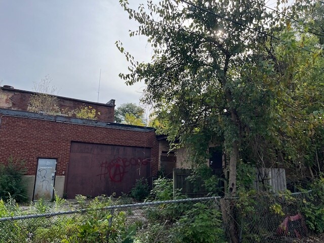More Photos Of 574 S McAlister Ave, Waukegan Schools For Sale