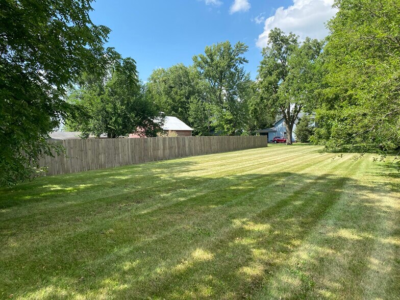 More Photos Of 2013 Beecher Rd, Plano Freestanding For Sale