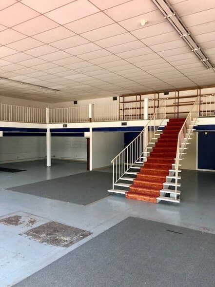 More Photos Of 3700-3758 SE Dixie Hwy, Stuart General Retail For Lease