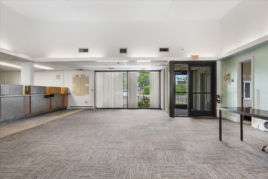 More Photos Of 43 Pennsylvania Ave, Niantic Bank For Lease