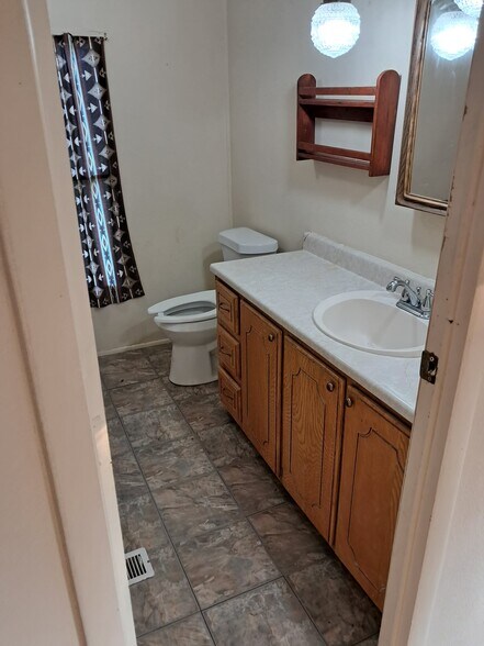 More Photos Of 8719 Pearson Rd, Ore City Warehouse For Sale