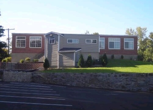 More Photos Of 10 Marine St, Thomaston Medical For Lease
