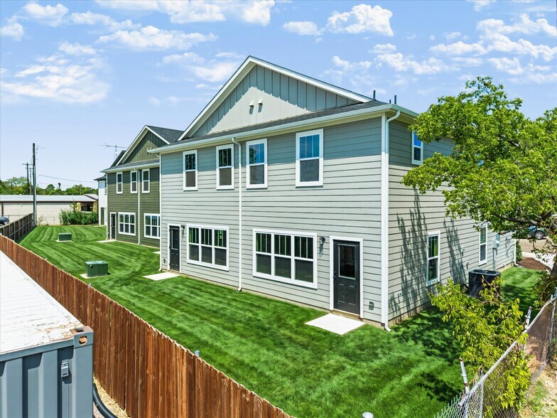 More Photos Of 1306 Country Rd, Whitesboro Apartments For Sale
