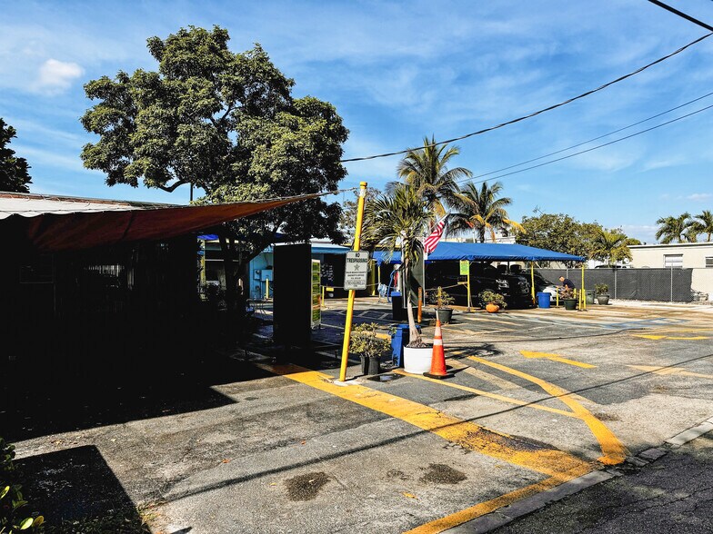 More Photos Of 824 N Dixie Hwy, Lake Worth Carwash For Sale