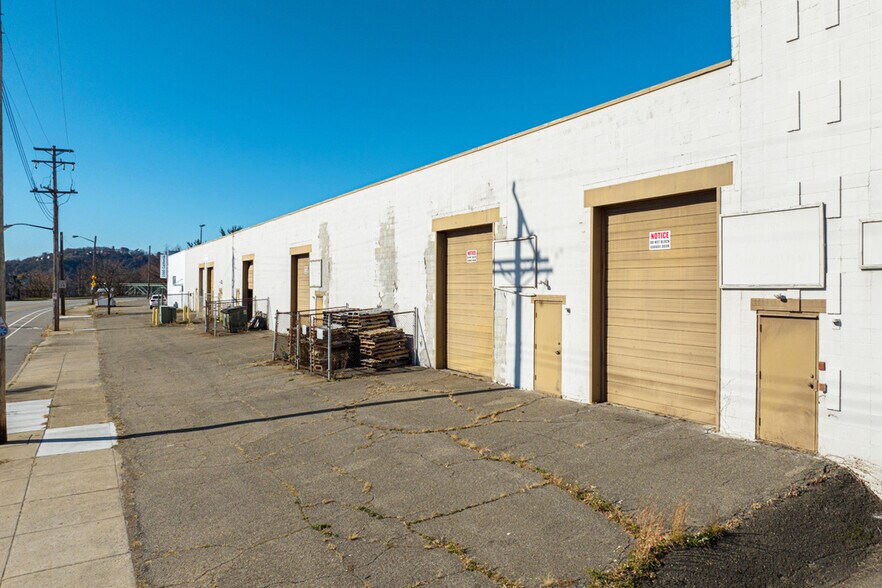 More Photos Of 1000 California Ave, Pittsburgh Warehouse For Lease