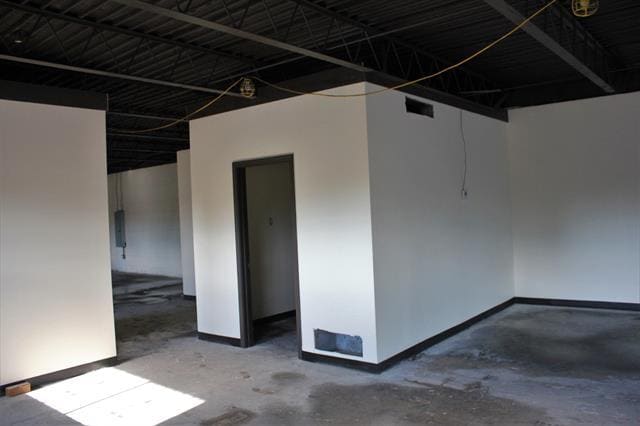 More Photos Of 2390 Lamar Ave, Memphis Office For Lease