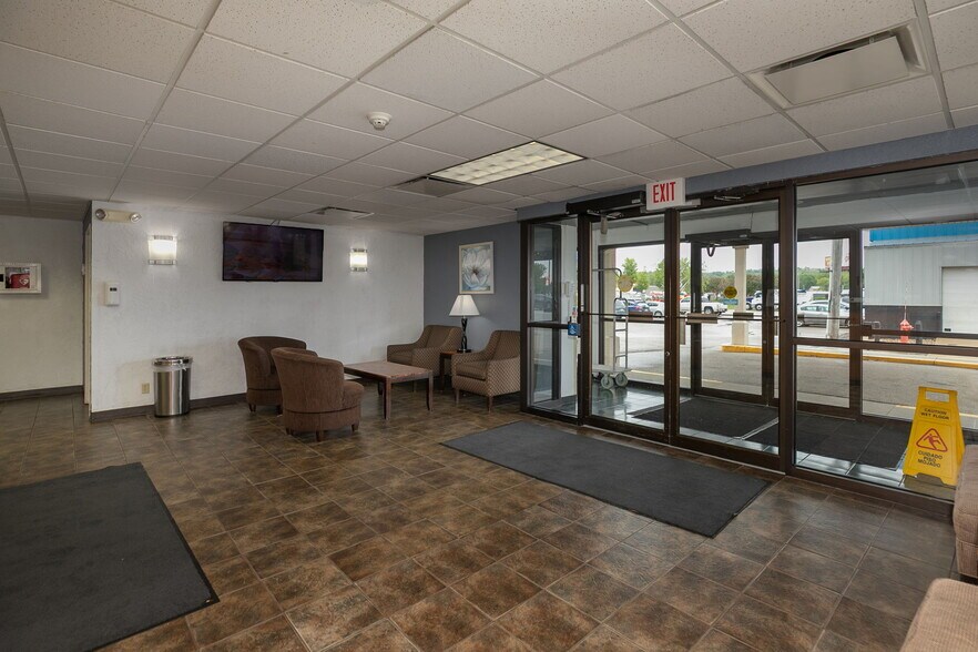 More Photos Of 435 16th Ave NW, Rochester Hotel For Sale