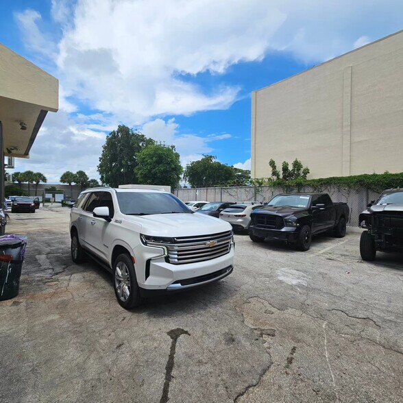More Photos Of 10780 SW 190th St, Miami Auto Repair For Lease