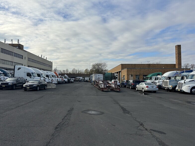 More Photos Of 93 Avenue K, Newark Land For Lease