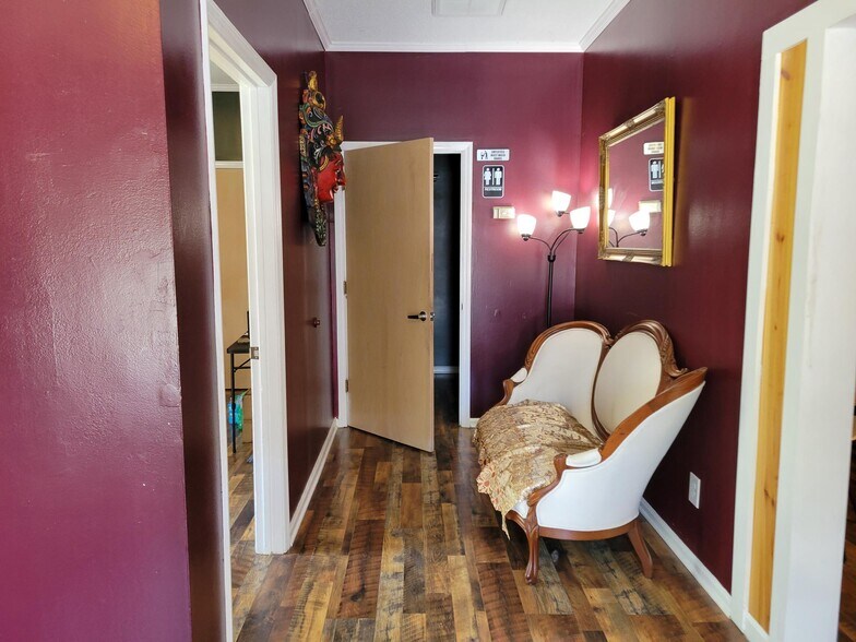 More Photos Of 2708 E 10th St, Greenville Office For Sale