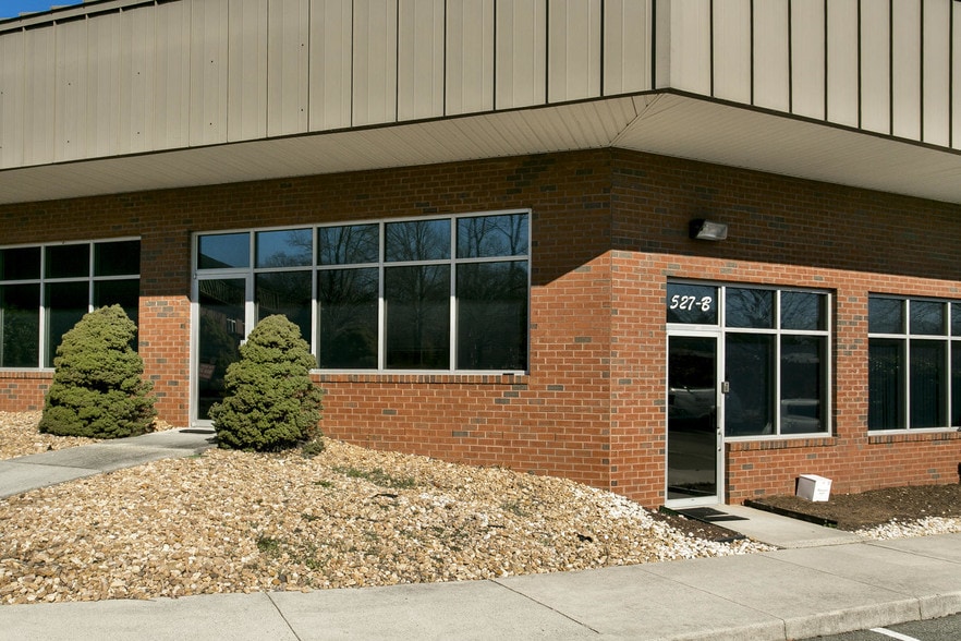 More Photos Of 519-525 Branchway Rd, North Chesterfield Light Distribution For Lease