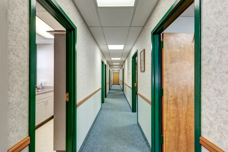 More Photos Of 1355 N Main St, Hampstead Office For Sale