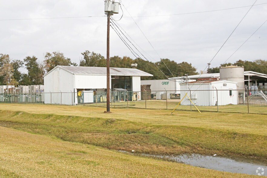 More Photos Of 8901 Galveston Rd, Houston Warehouse For Lease