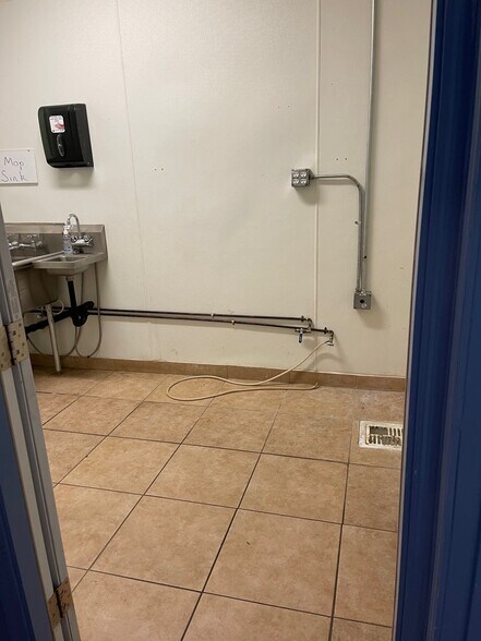 More Photos Of 16842 E Parkview Ave, Fountain Hills Restaurant For Lease