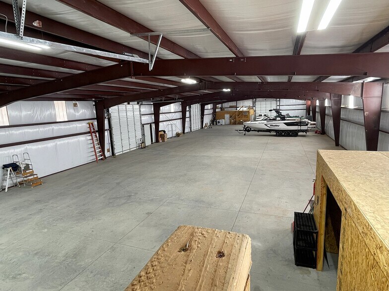 More Photos Of 825 Cannonball dr, Big Water Research And Development For Lease