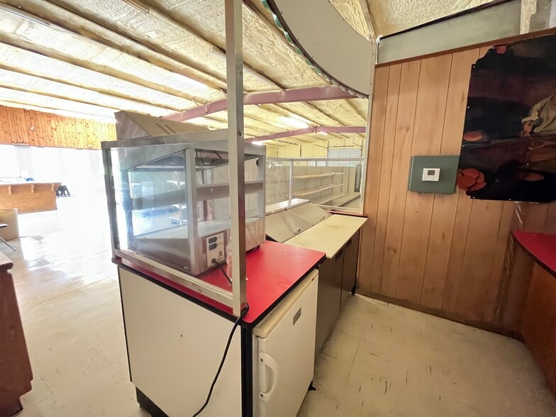 More Photos Of 7015 Highway 82, Tahlequah Convenience Store For Sale