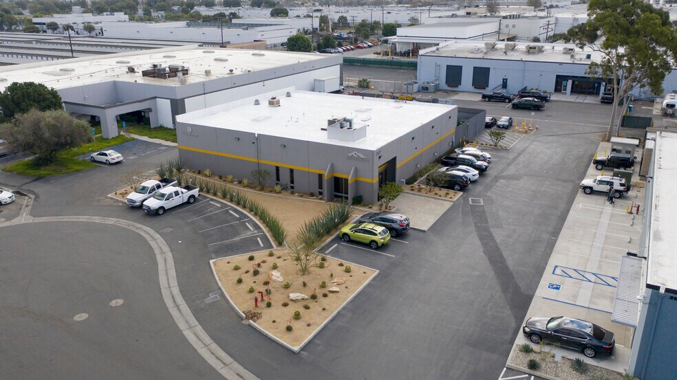 More Photos Of 3122 W Adams St, Santa Ana Warehouse For Lease