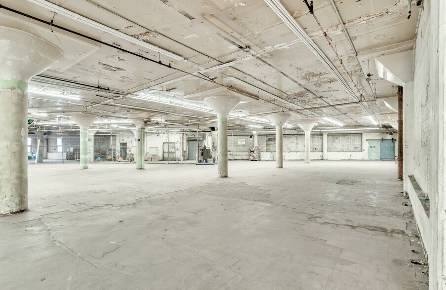 More Photos Of 150 Avenue L, Newark Warehouse For Sale