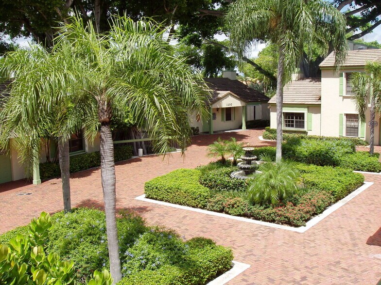 More Photos Of 1200 S Federal Hwy, Boynton Beach Office For Lease