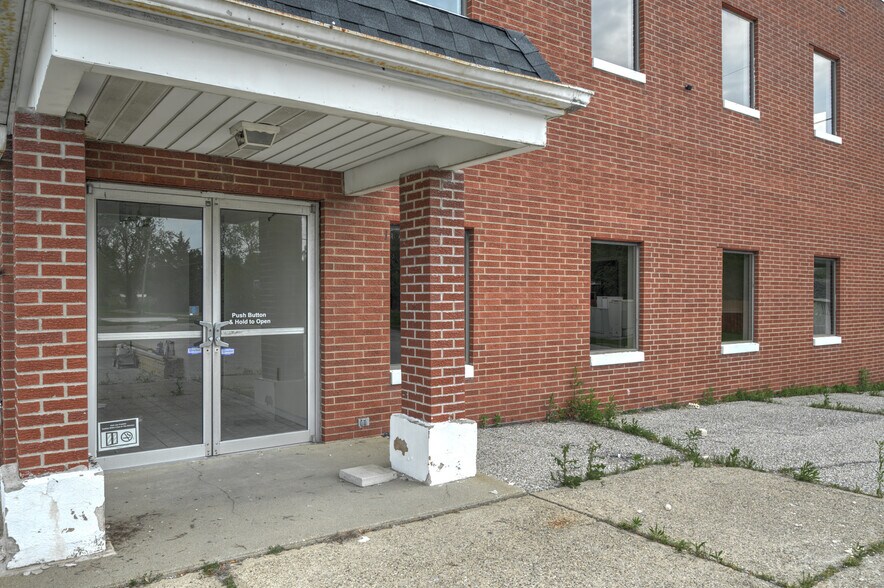 More Photos Of 3900 S 7th St, Terre Haute Office For Sale