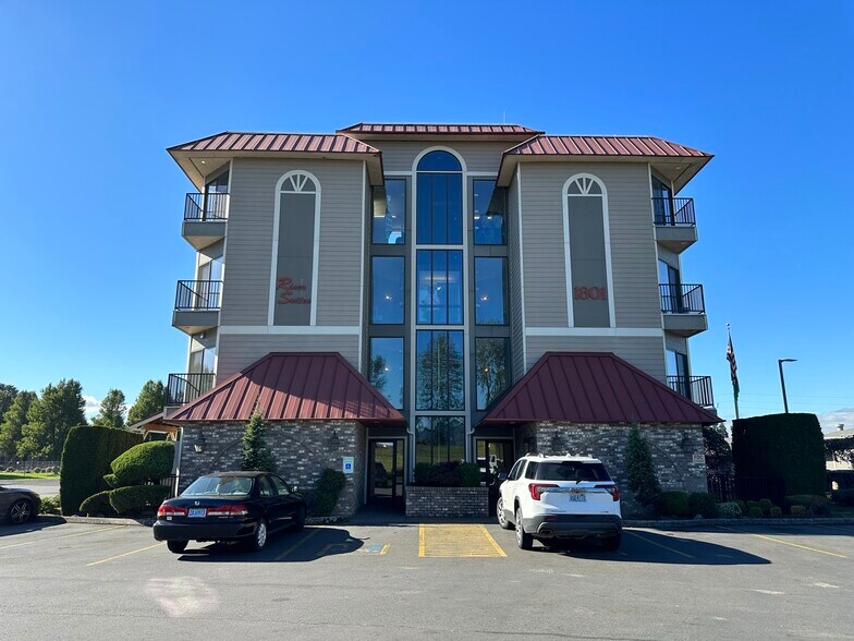 More Photos Of 1801 1st Ave, Longview Medical For Sale