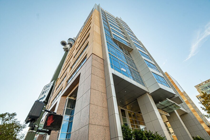 More Photos Of 400 Convention St, Baton Rouge Office For Lease