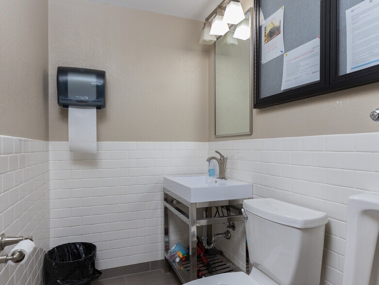 More Photos Of 1115 N Erie Ave, Pueblo Warehouse For Sale