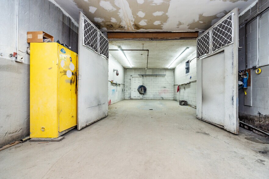 More Photos Of 1220 Broad St, Central Falls Auto Repair For Sale