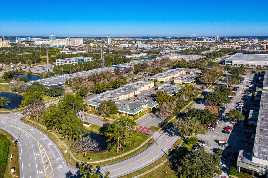 More Photos Of 7300-7356 Greenbriar Pky, Orlando Unknown For Lease