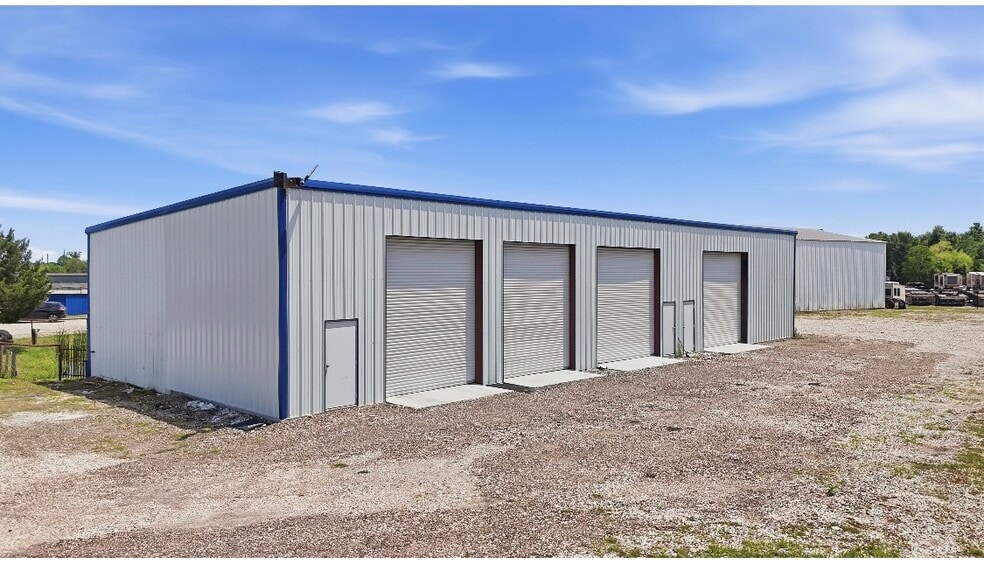 More Photos Of 10219 Pineland Rd, Houston Land For Lease