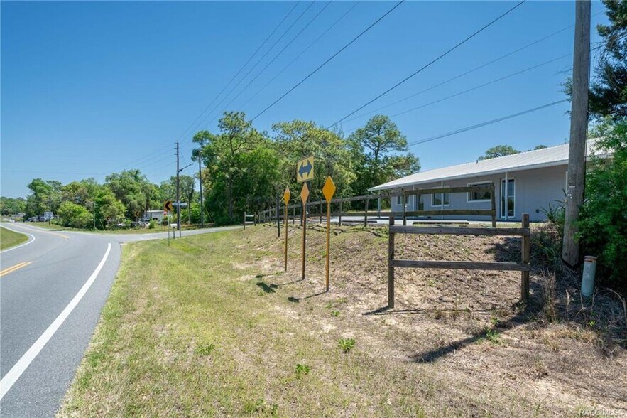 More Photos Of 3490 W Dunnellon Rd, Dunnellon Storefront Retail Office For Sale