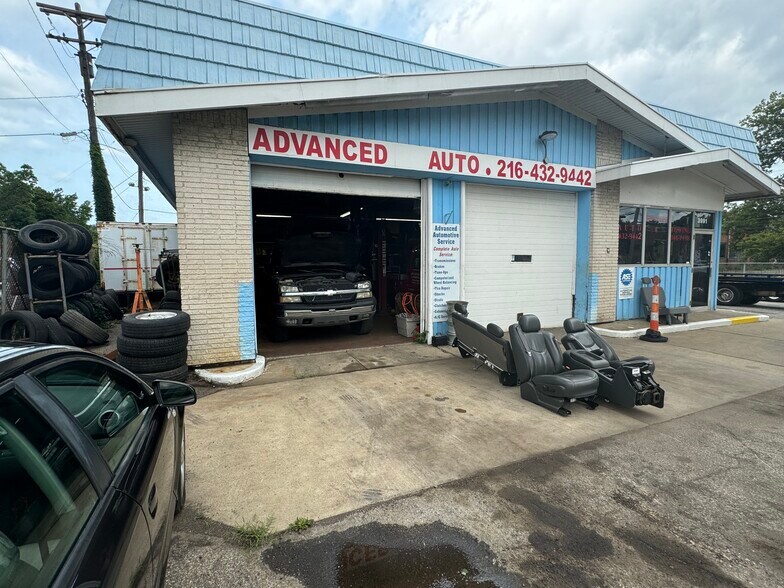 More Photos Of 3991 Superior Ave, Cleveland Auto Repair For Sale