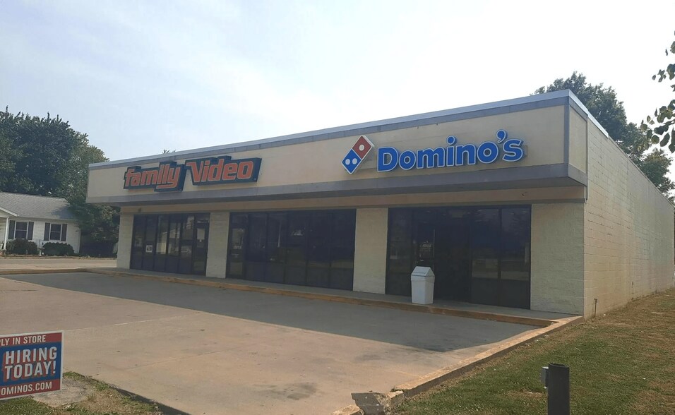 More Photos Of 529 E Section St, Sullivan General Retail For Lease