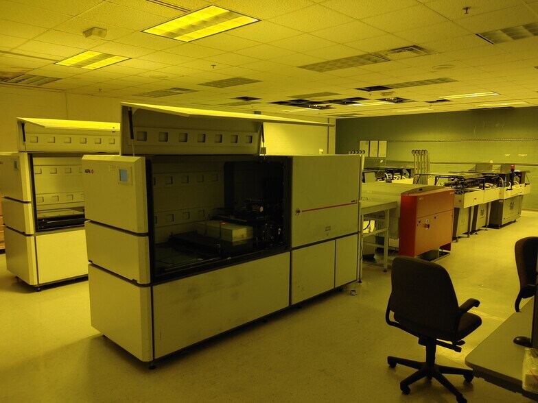 More Photos Of 2700 SW 13th St, Gainesville Office For Lease