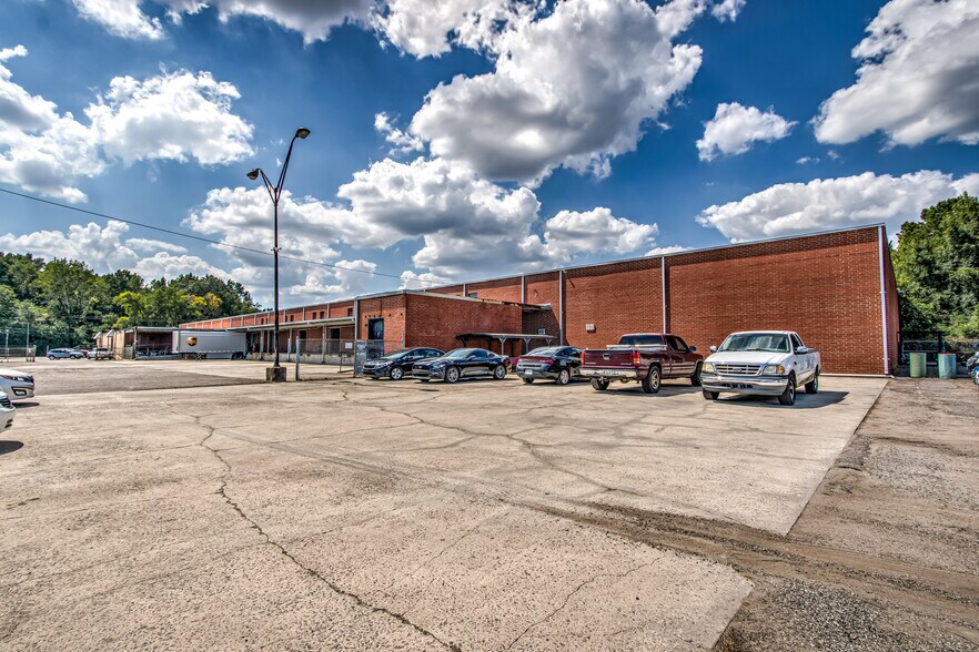 More Photos Of 1634 Olive Rd, Augusta Distribution For Sale