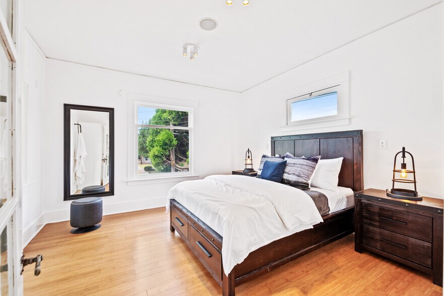 More Photos Of 1452 NE 28th Ave, Portland Storefront Retail Residential For Sale