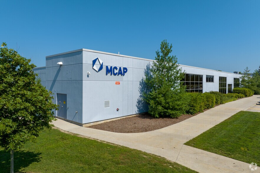 More Photos Of 451 Phillip St, Waterloo Office For Lease