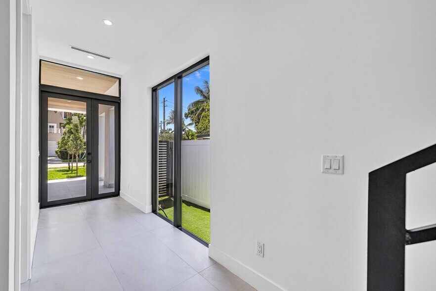 More Photos Of 1233 NE 12th Ave, Fort Lauderdale Apartments For Sale