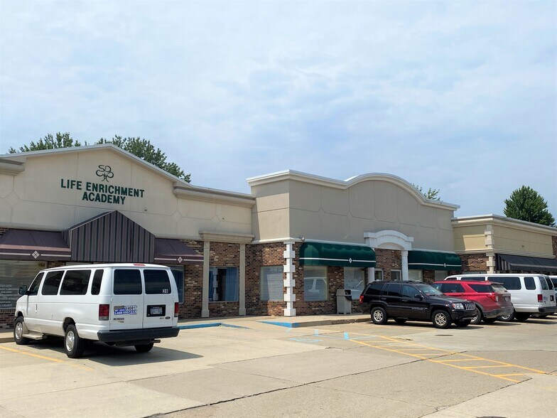 More Photos Of 31075-31089 Hayes Rd, Warren Freestanding For Lease