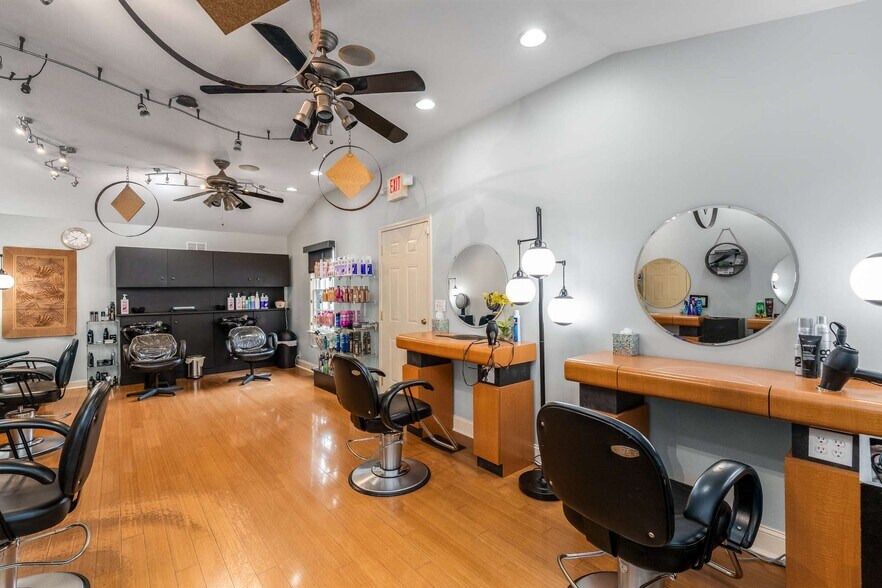 More Photos Of 4065 Lawrenceville Hwy, Tucker Office For Sale